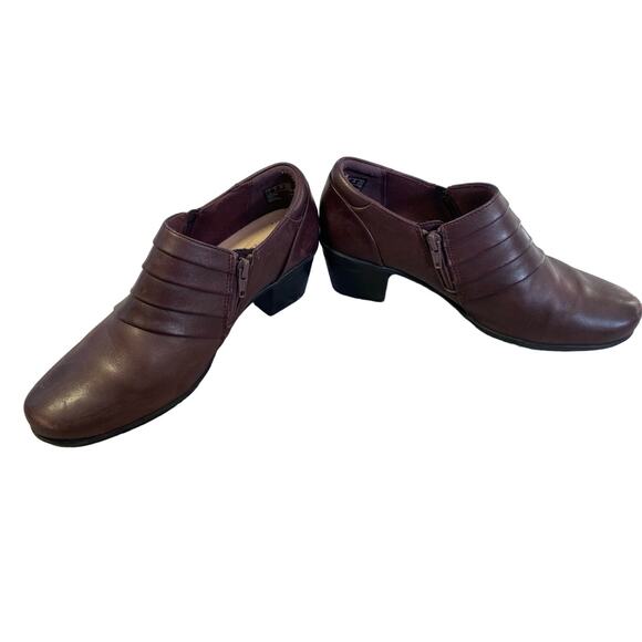Clarks collection Emslie Guide size 8 low block comfort heel Burgundy brown hue - Picture 2 of 9